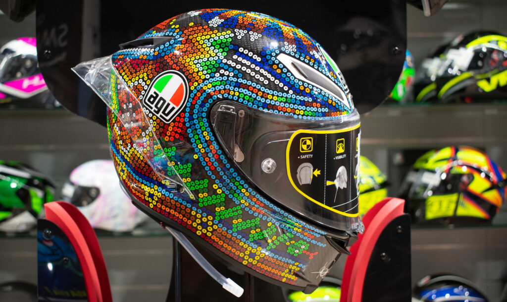 Persona a cargo Enviar Abigarrado Los 10 mejores cascos de moto - Motopasión Store