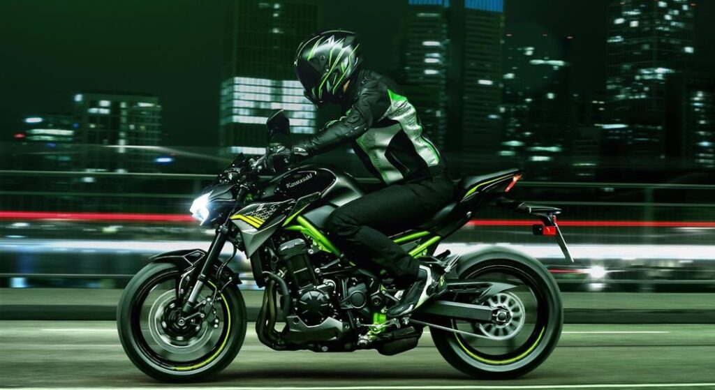 Kawasaki Z900 A2, la moto perfecta para el vcarnet de moto A2