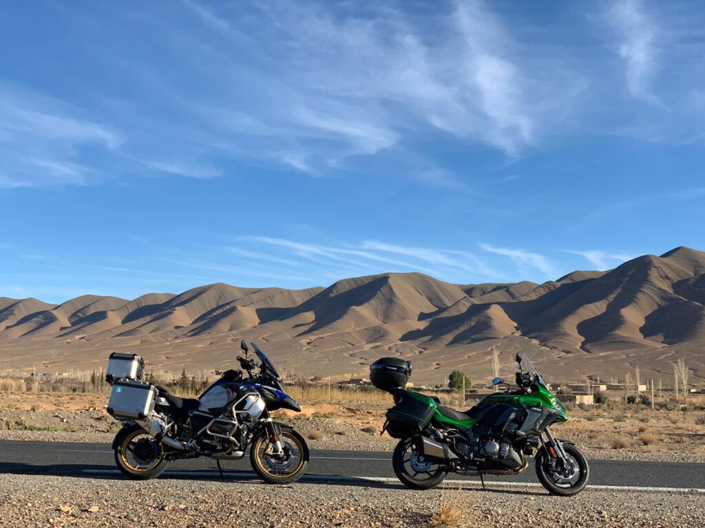 La mejor opción es viajar en moto por Marruecos con tu mejor amigo