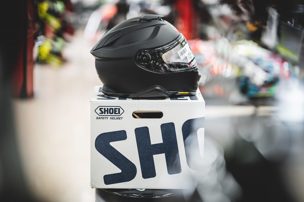 El casco de moto integral favorito de muchos, el Shoei GT-AIR 2