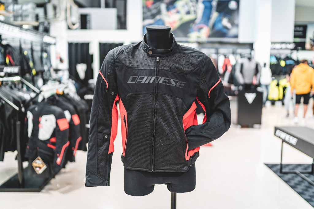 Dainese Air Frame D1, una chaqueta de moto perfecta para el verano