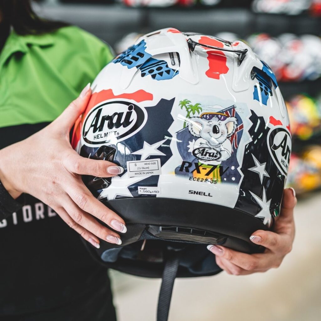 Estos son los mejores cascos ARAI para este año 2022 - Motopasión Store